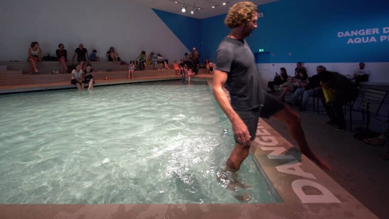 Australia ‘The Pool’ – Venice Biennale 2016 / Video by Jesús Granada