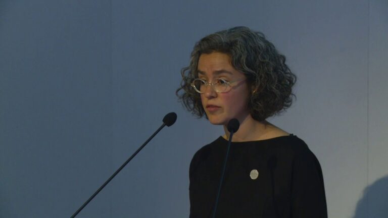 Catalina Mejia Moreno – ‘If we can have the first slide and the lights off’