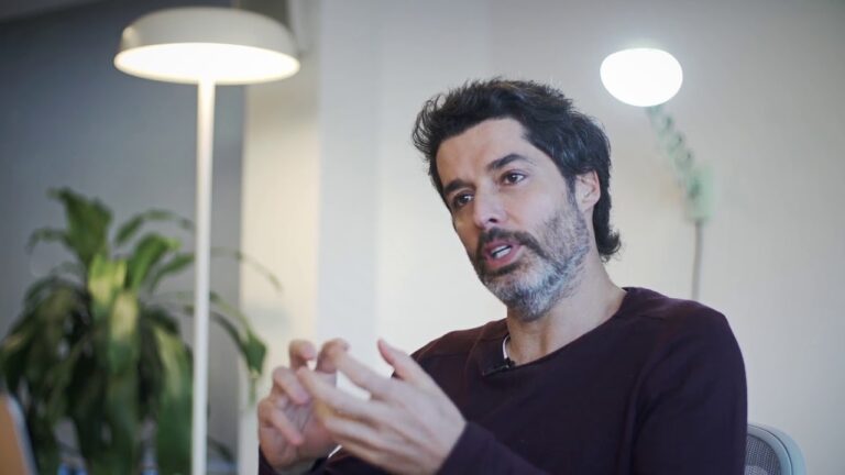 Francisco Pérez Bannen | New Aeron de Fernando Mayer