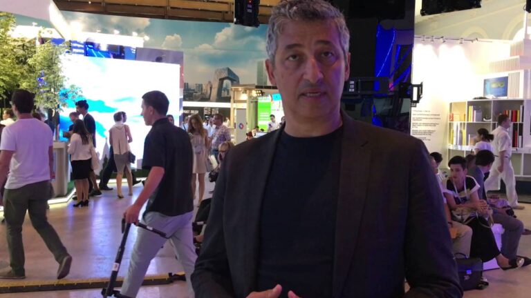 Hani Rashid from Asymptote Architecture at the Moscow Urban Forum