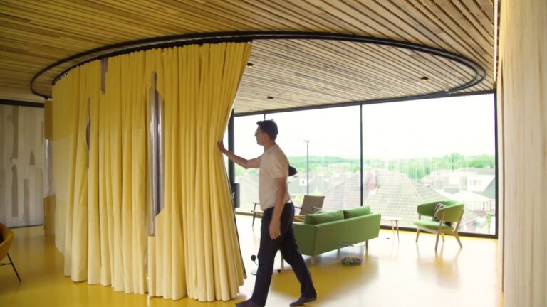 Maggie’s Oldham by dRMM