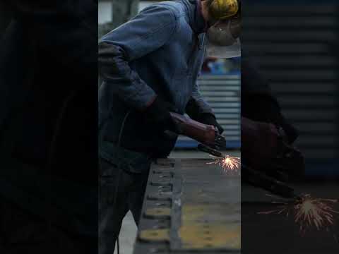 Thomas Randall-Page completes Cody Dock Rolling Bridge | #Shorts | Dezeen