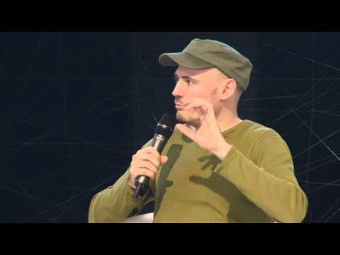 Dominic Wilcox at Dezeen Live